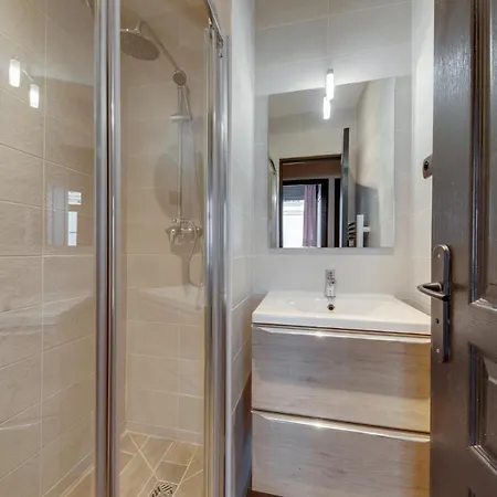 148 Jacky, Superb Apt, Center Of